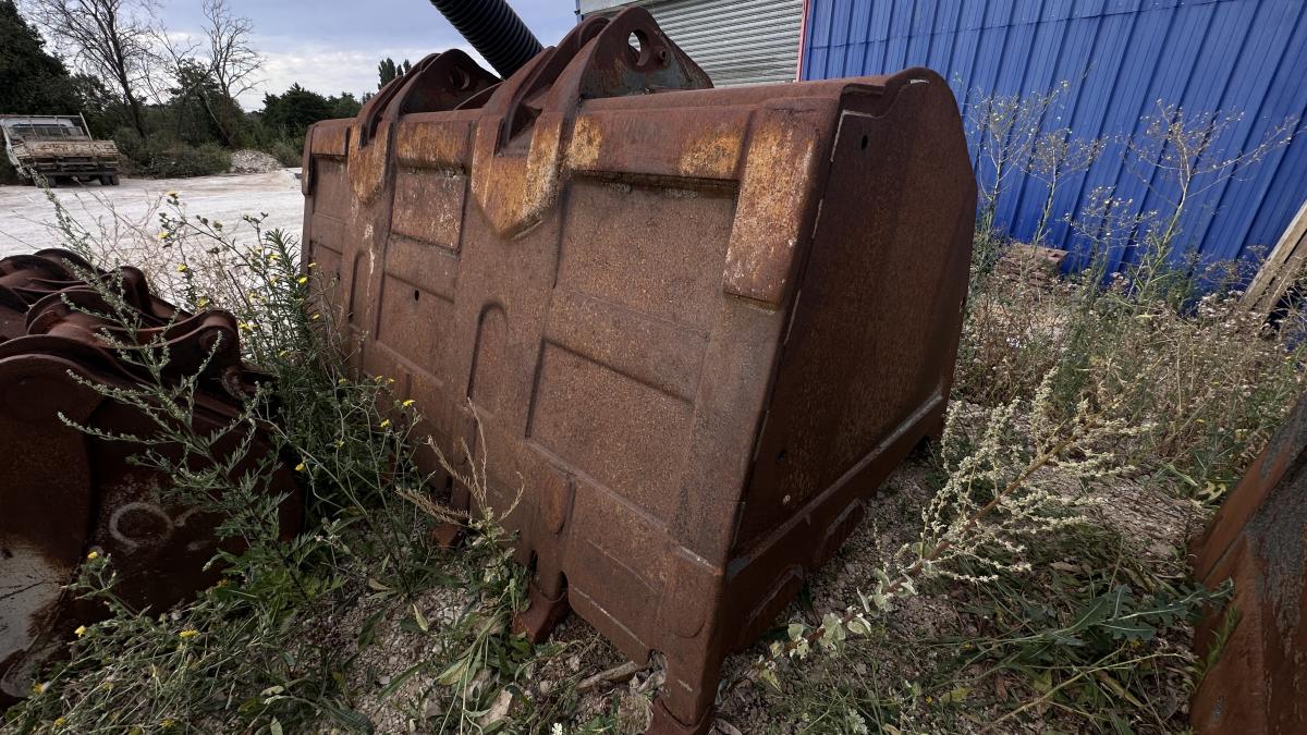 Loader Bucket (Pour Chargeuse)