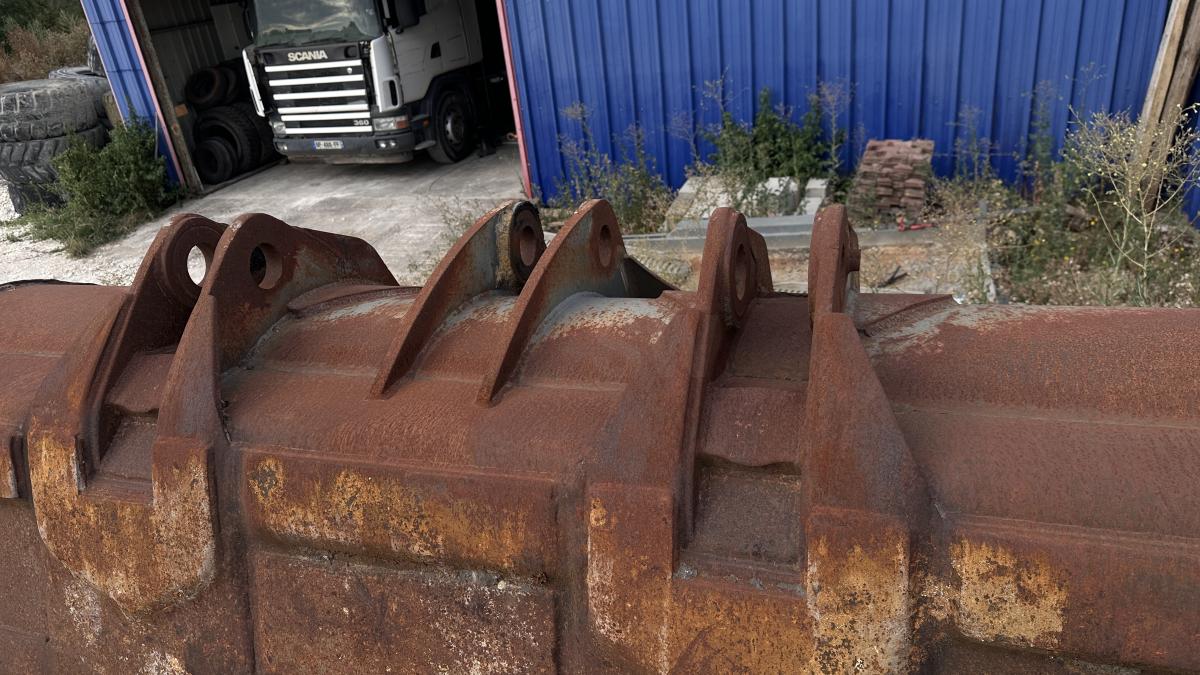 Loader Bucket (Pour Chargeuse) thumbnail 3