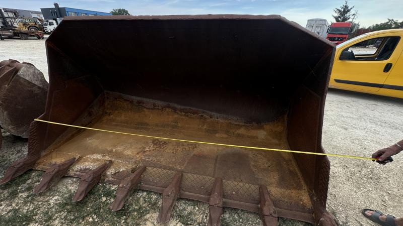 Bucket For WA-380 (Chargeuse) thumbnail 4