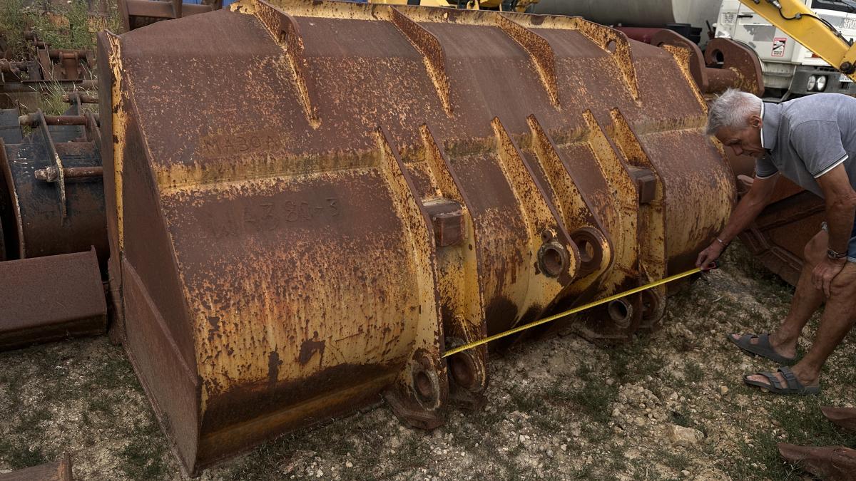 Bucket For WA-380 (Chargeuse) thumbnail 8